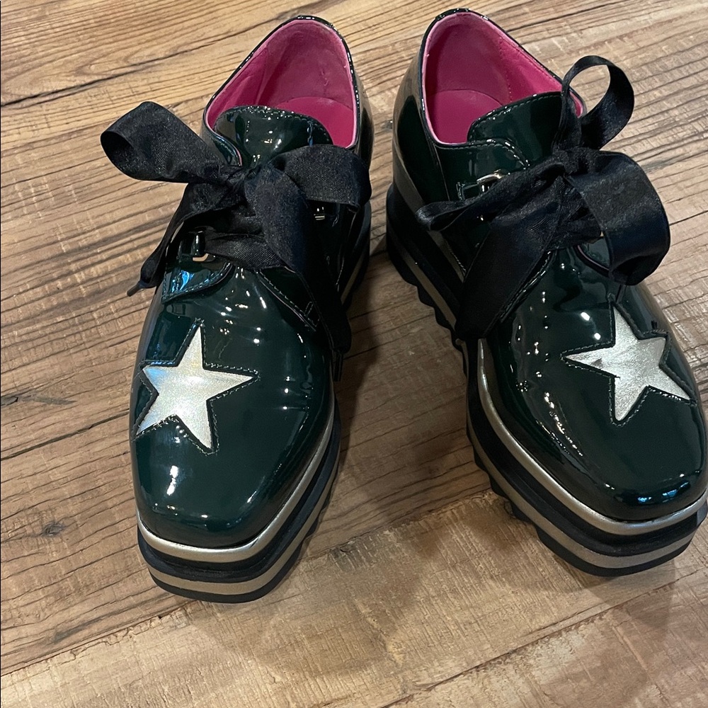 Glossy Green Star Platform Shoes View 3